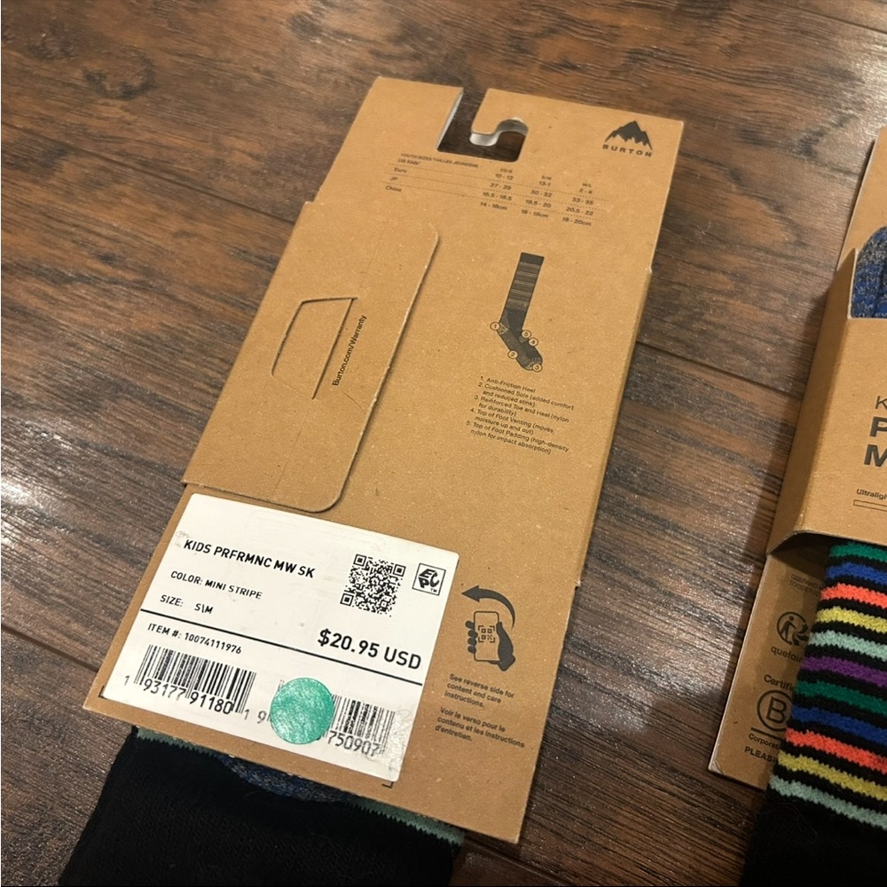 NWT BURTON Kids' Performance Midweight Socks 3 pair Size S-M 13-1 Mini Stripes - Picture 4 of 5